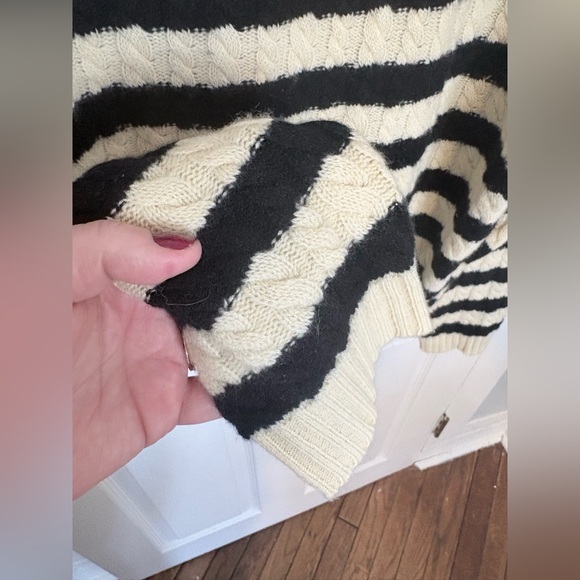 J.Crew Perfect Cashmere Cable-Knit Crewneck Sweater – Stripe | Size Large - Picture 5 of 10